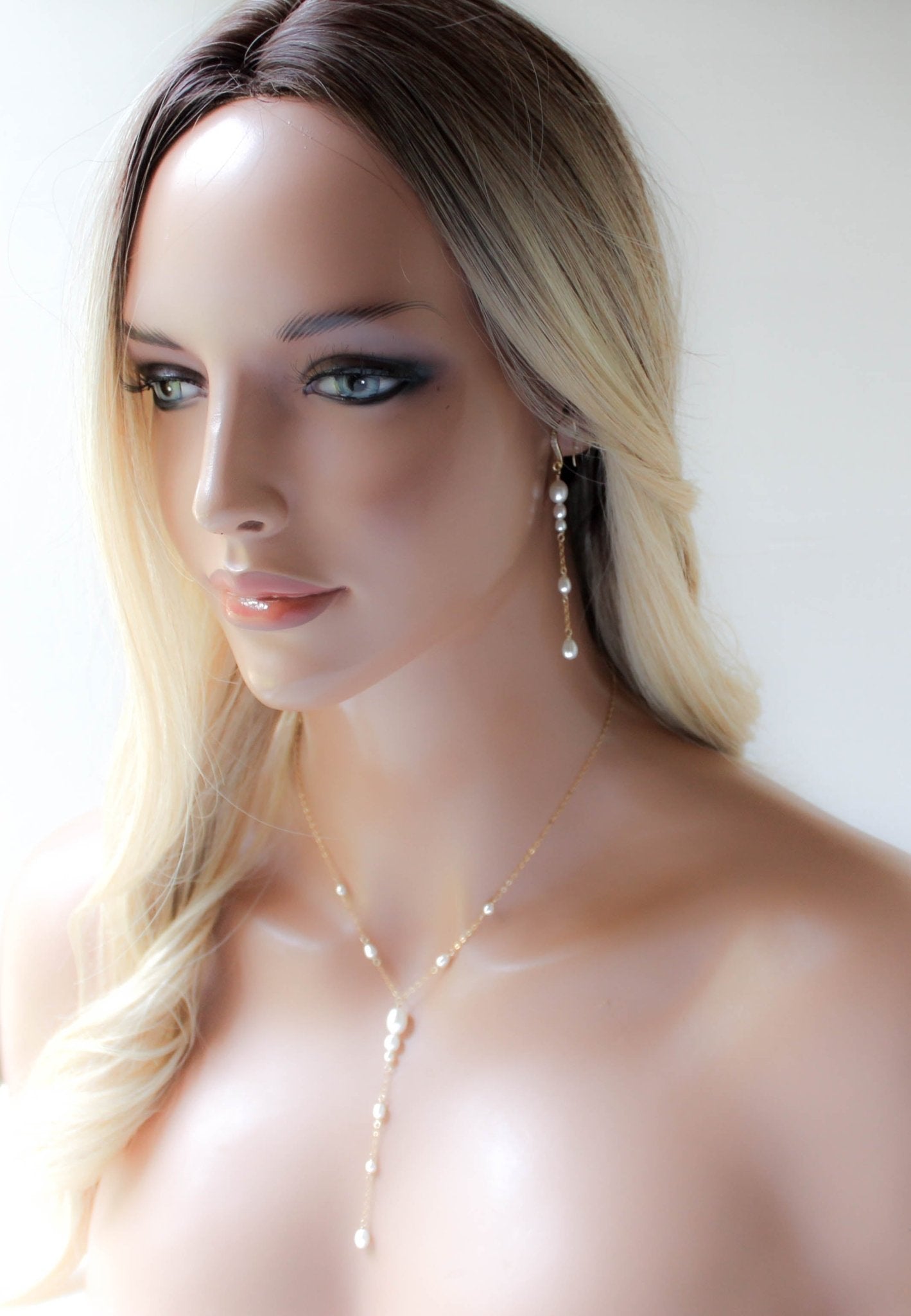 Pearl lariat necklace with Gold filled chain - AMIRA