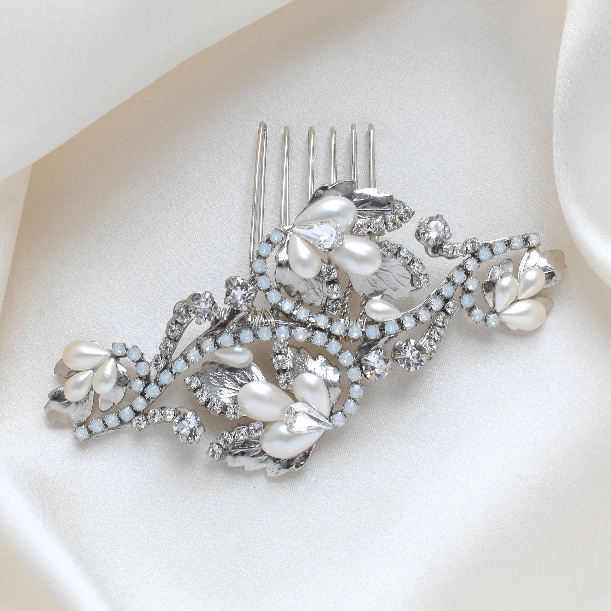 Floral Bridal hair comb with Austrian crystals and pearls - LISA - Treasures by Agnes