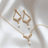 Gold pendant necklace with pearl drop - BLAIRE - Treasures by Agnes