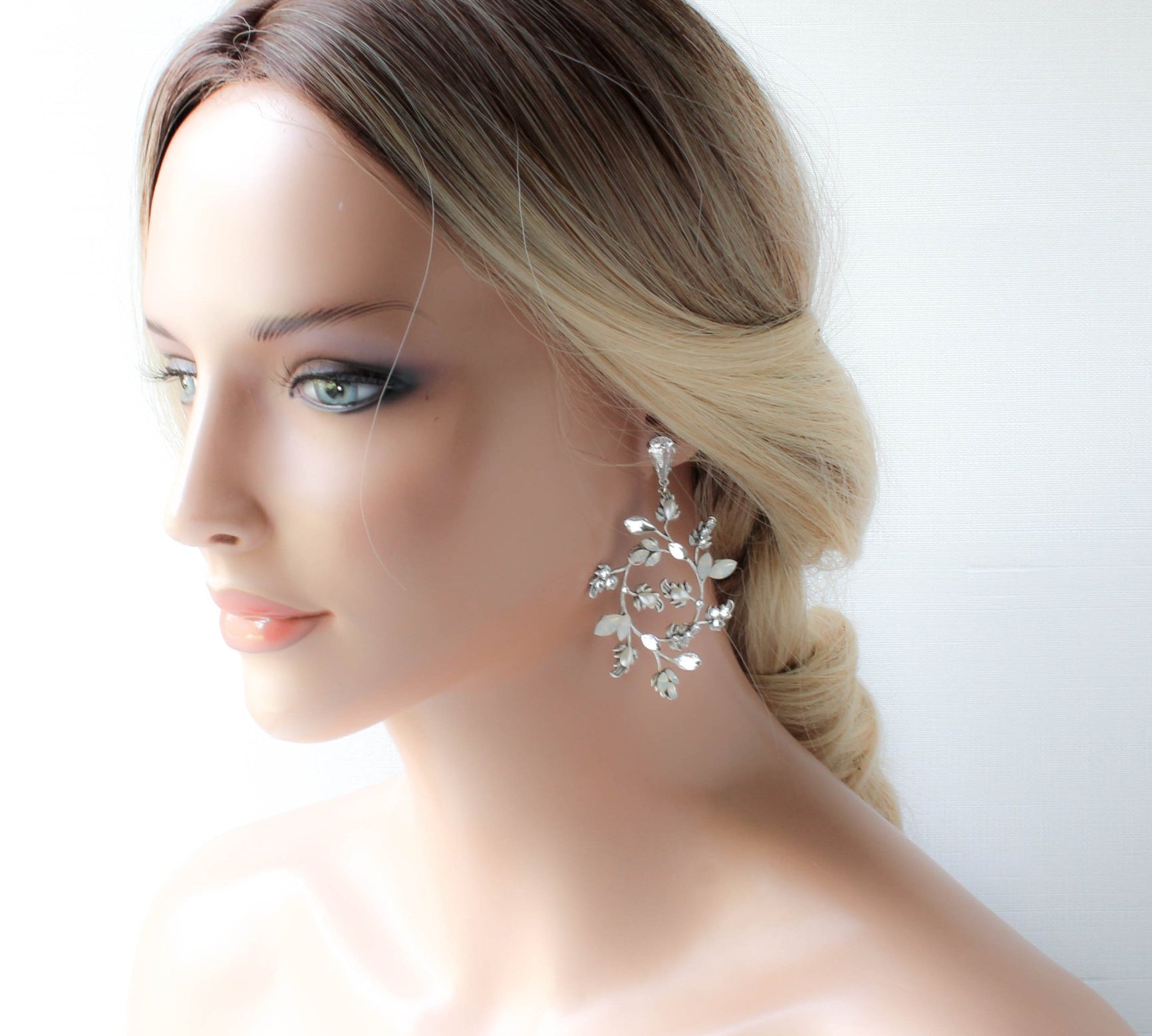 Large Bridal statement hoop earrings - JEANETTE - Treasures by Agnes