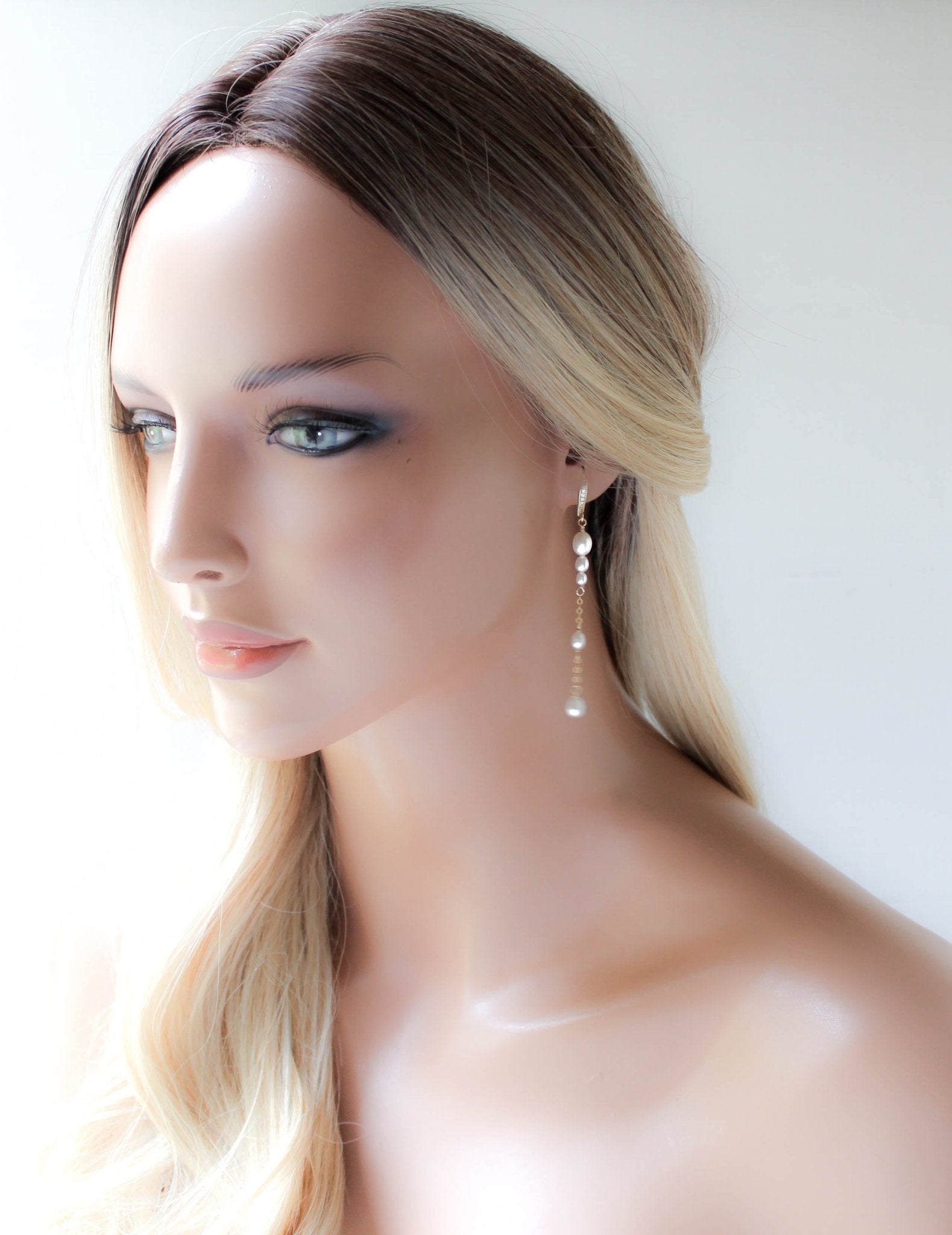 Long gold filled pearl bridal earrings - AMIRA - Treasures by Agnes