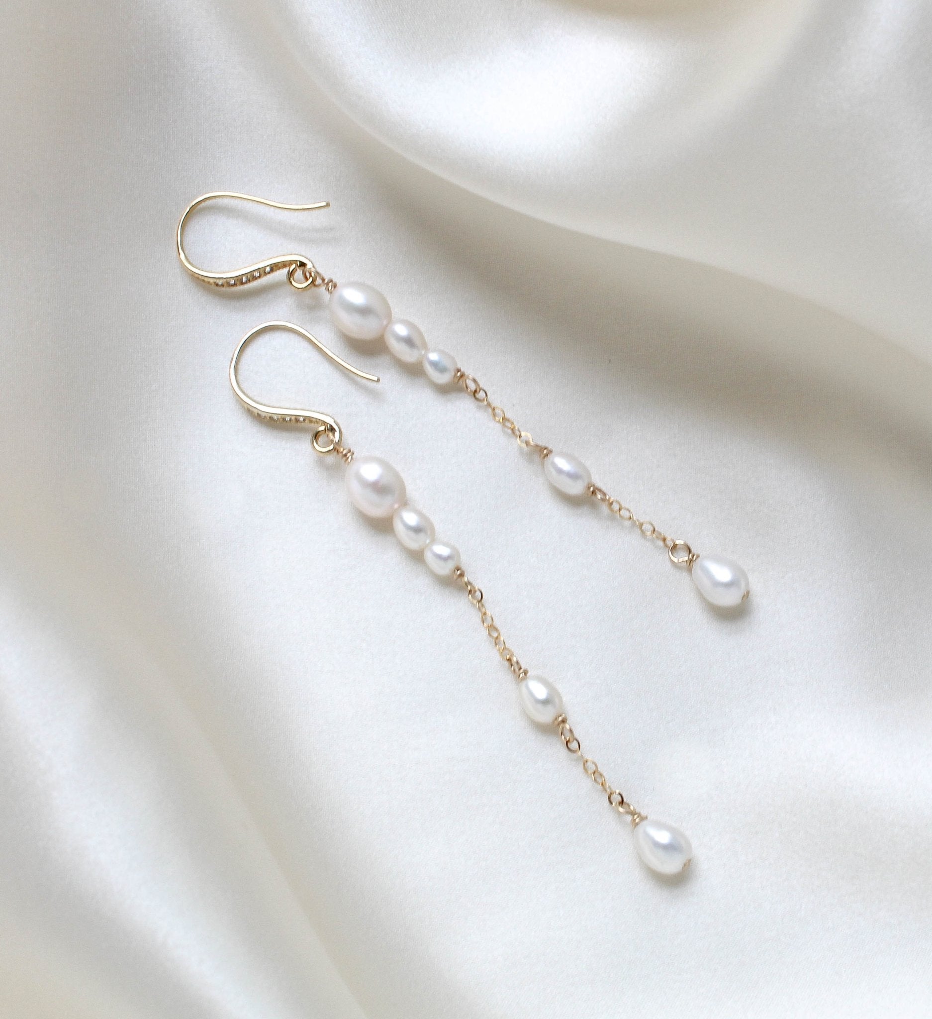 Long gold filled pearl bridal earrings - AMIRA - Treasures by Agnes