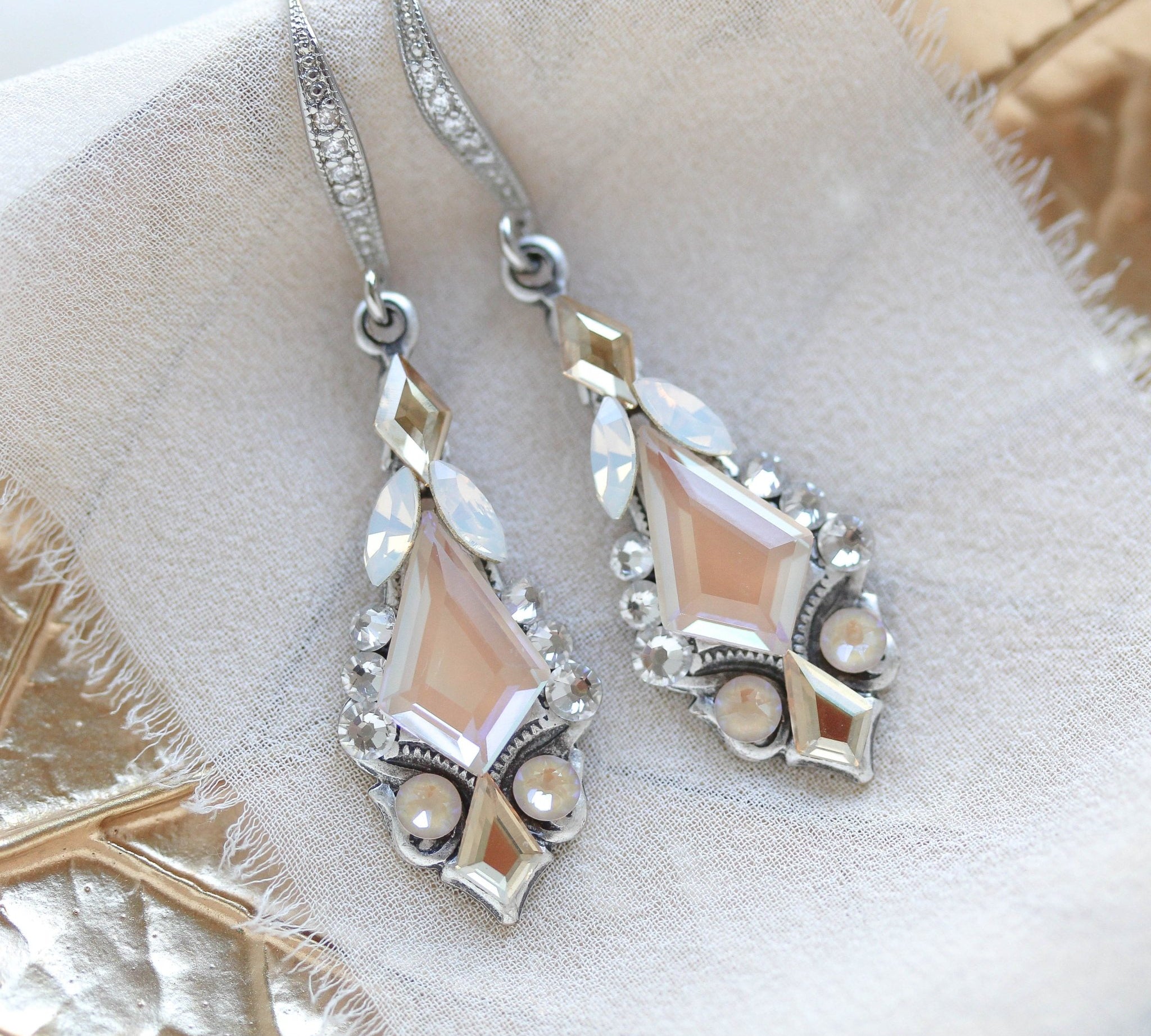 Silver dangle earrings with kite cut crystal - MOLLY - Treasures by Agnes